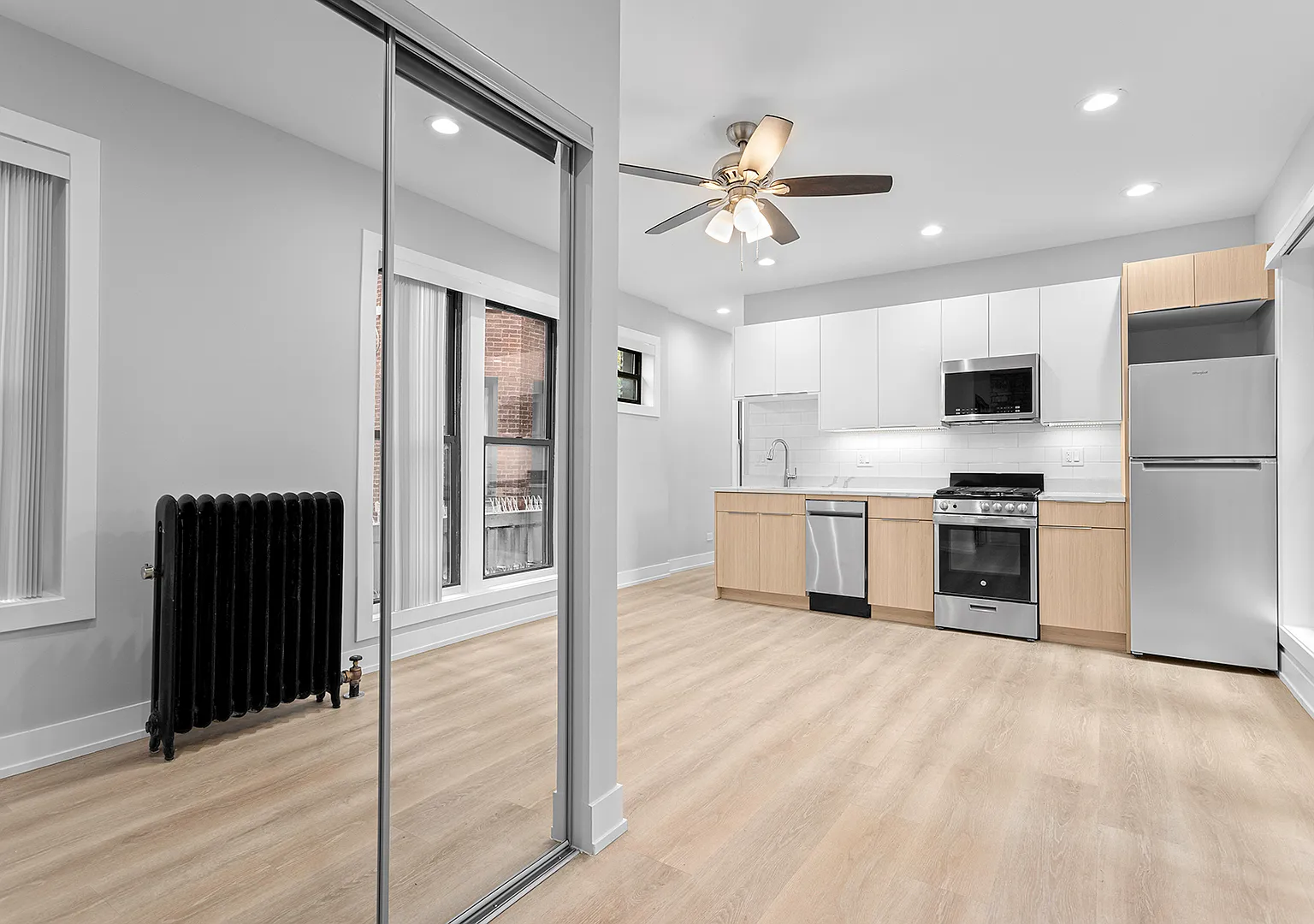 1 bed, $1,596 — Photo 4