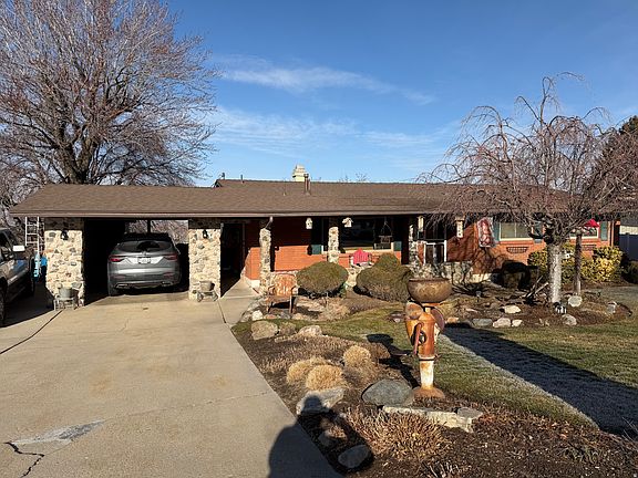 2nd image of 2550 S Peach St