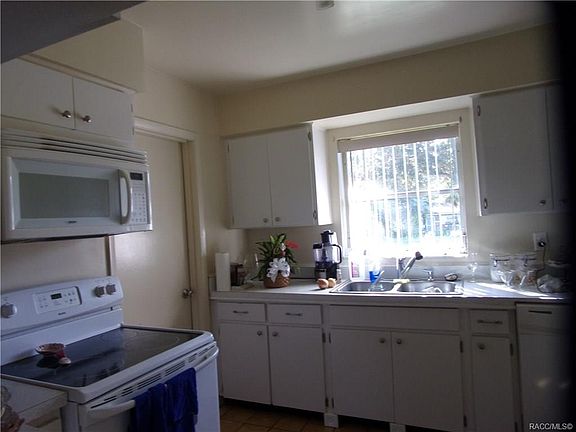 5th image of 9085 N Golfview Dr