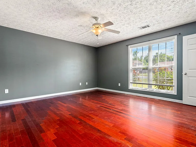 4264 Live Oak Dr — Photo 6