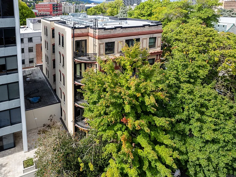 Lexington Apartments — Photo 5
