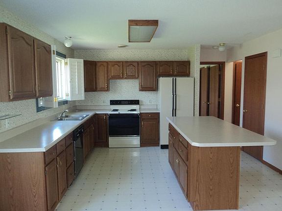 5th image of 820 27th St