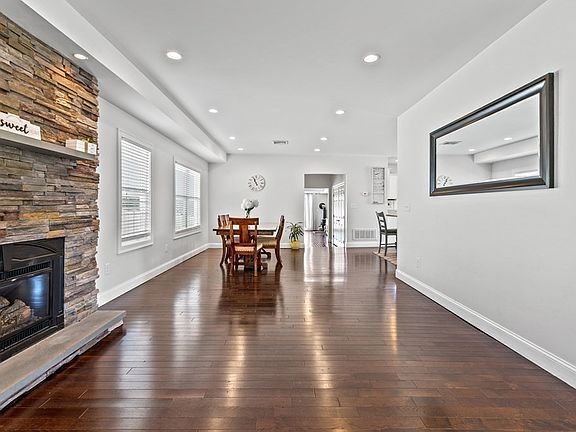 5th image of 651 Nashua Rd