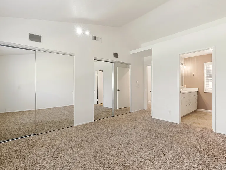 18 Meadowood — Photo 20