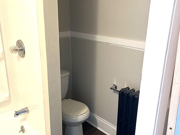 5th image of 346 Harrison Ave #4