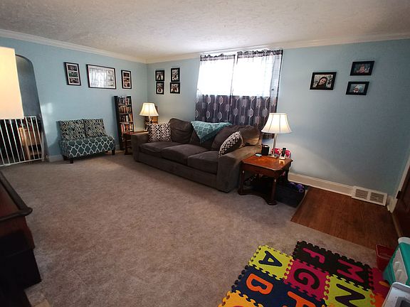 5th image of 1098 Hopkins Ave