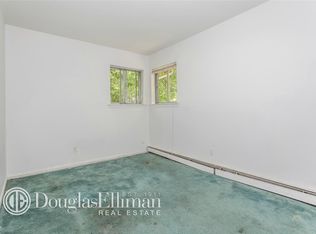 625 Meadow Rd, Kings Park, NY 11754