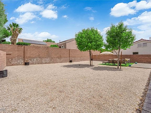 4th image of 3102 Honeysuckle Ave