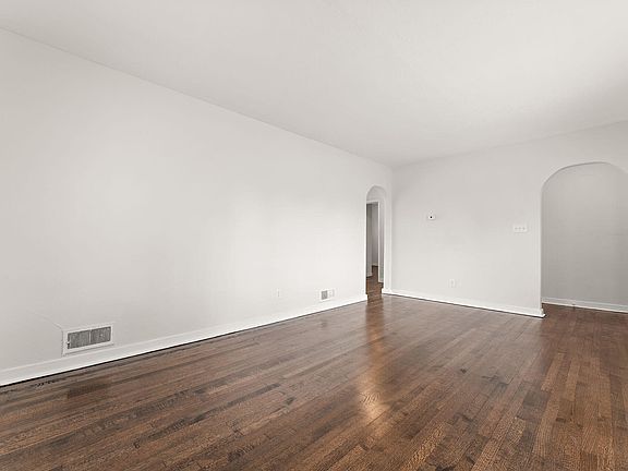 3rd image of 6836 Olcott Ave