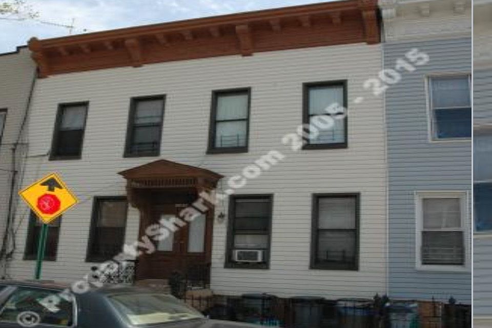 2nd image of 8821 85th St