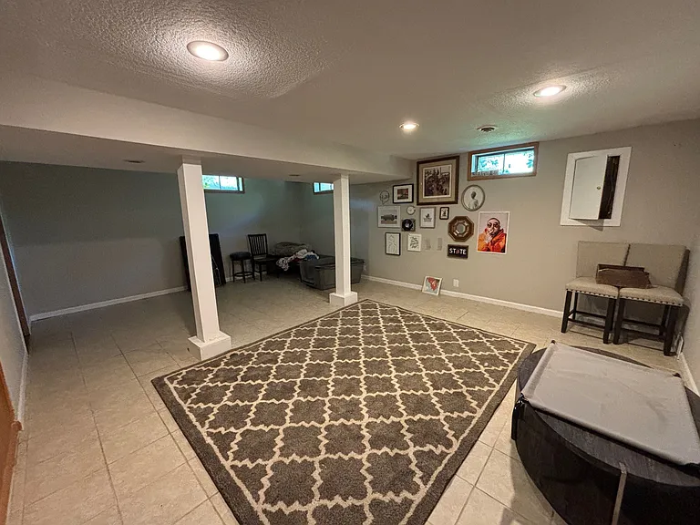 2611 Shawnee Ave — Photo 10