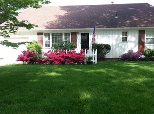 7625 Russell Rd, Prairie Village, KS 66204