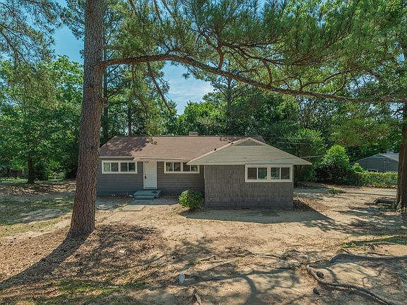 2nd image of 651 Hutchinson Dr