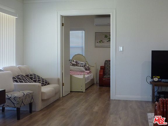 5th image of 1040 W 78th St
