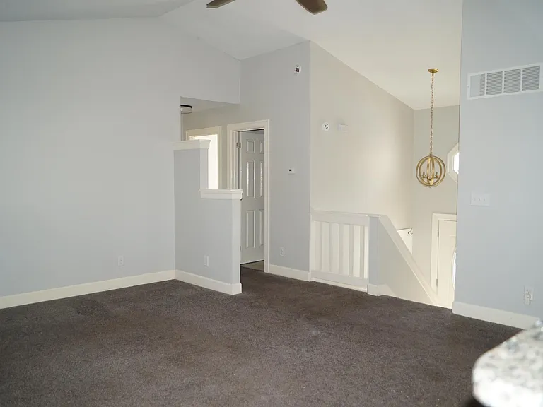 979 Jairus Dr — Photo 9