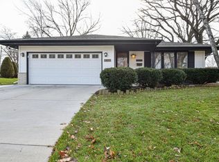 5199 Lakeside Dr, Greendale, WI 53129