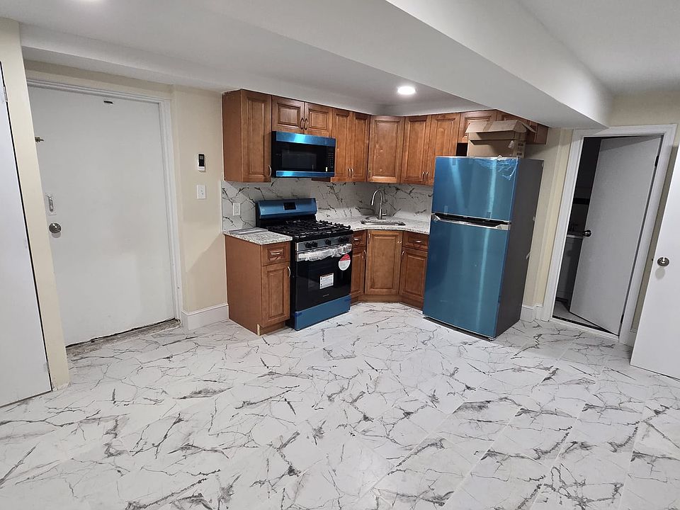 2nd image of 339 Mercer Loop #G