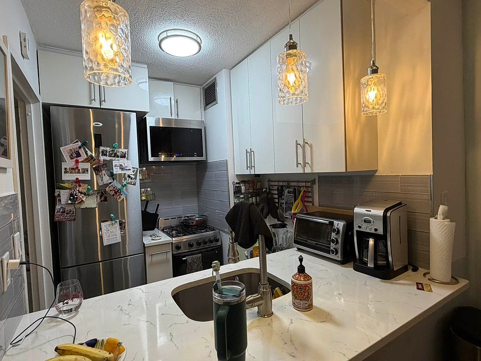 1st image of 322 W 57th St APT 18R
