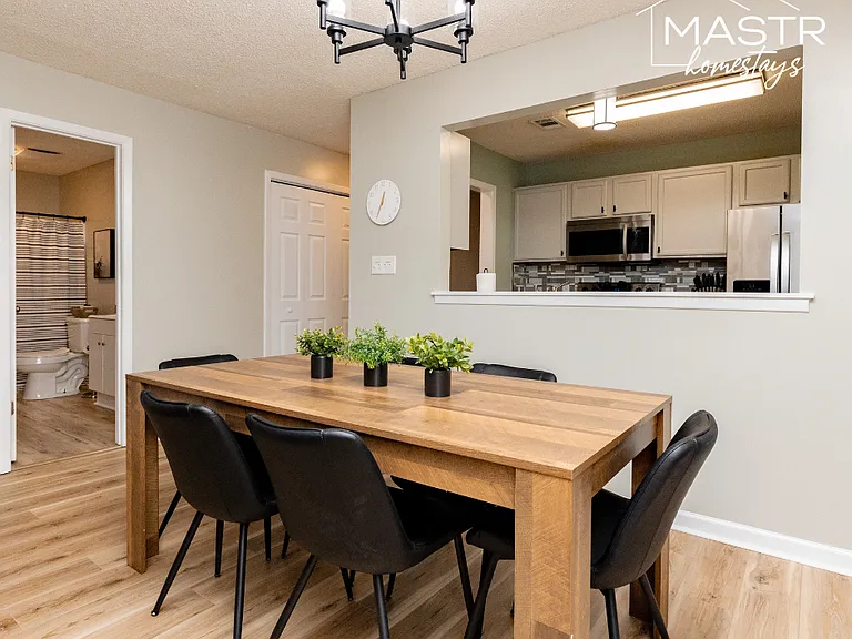136 Sussex Dr — Photo 20