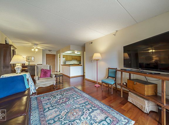 4th image of 10 S Wille St #505