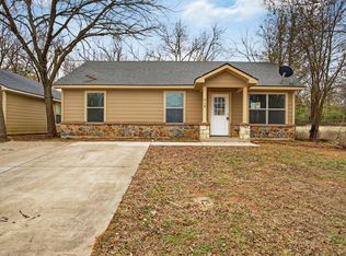 918 Baker St, Denison, TX 75020