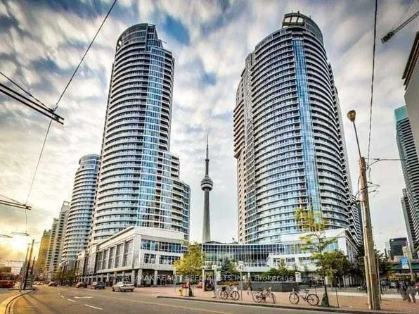 8 York St, Toronto, ON