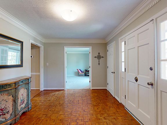 4th image of 12108 Greenvalley Dr
