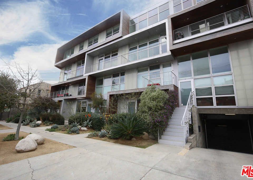 1st image of 611 N Bronson Ave APT 2