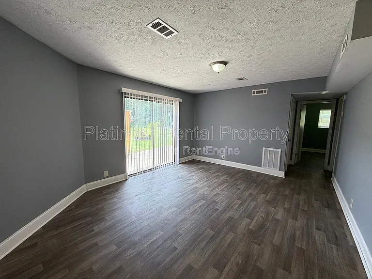 1512 Waverly Way #D-2 — Photo 5