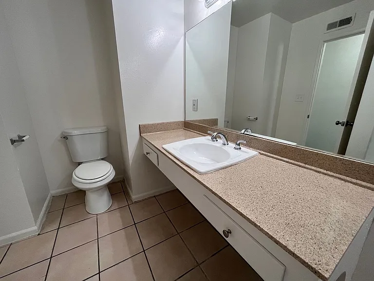 Cypress Apartments — Photo 21