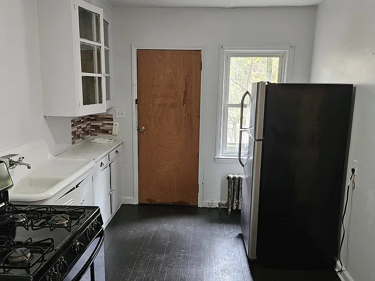 105 Pennsylvania Ave #1R — Photo 6