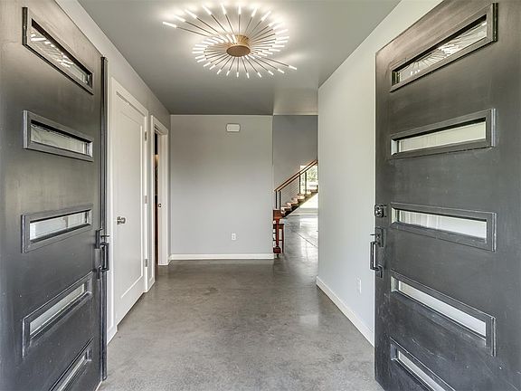 3rd image of 14668 Circle Dr