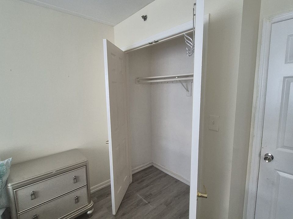 2nd image of 1072 Ogden Ave #0