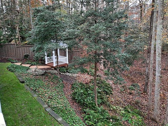 4th image of 102 N Stocker Ct