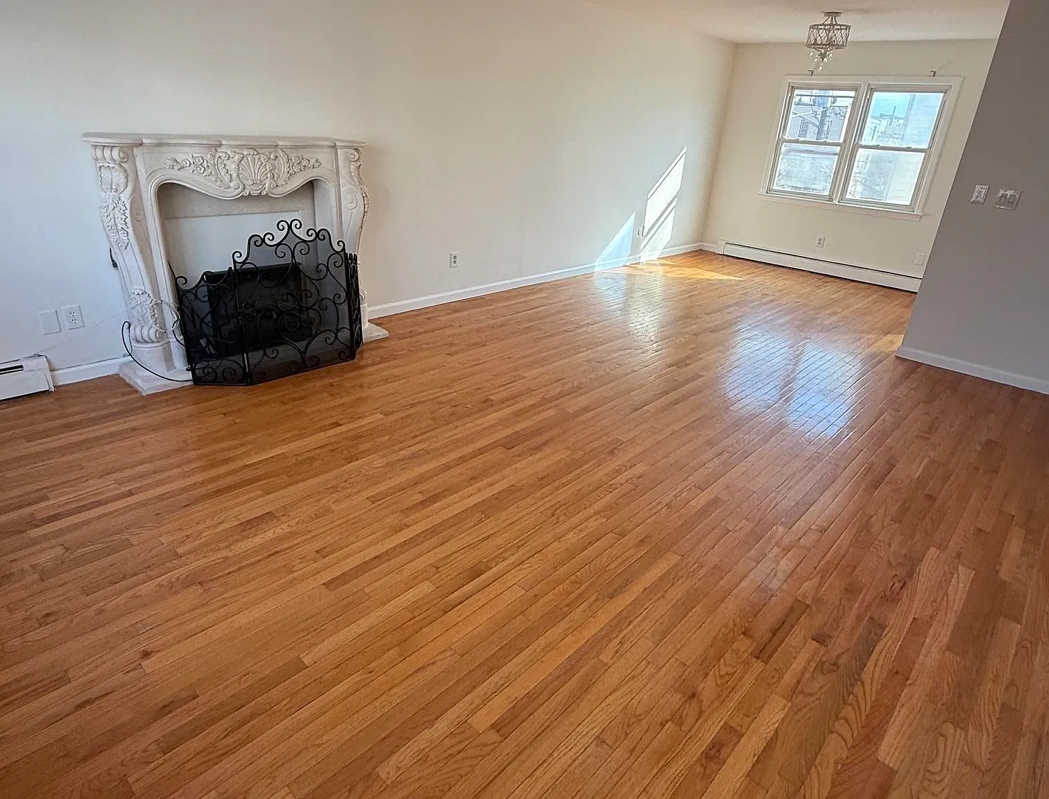 3 bed, 1.0 bath, $2,900 — Photo 1