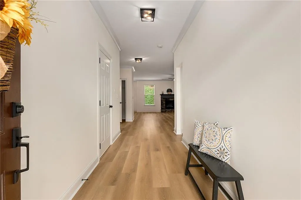 5 bed, 3.0 bath, 2956 sqft, $2,900 — Photo 3