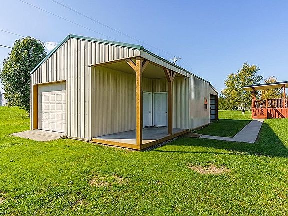 3rd image of 319 Kay Ray Cir