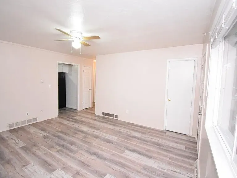 880 Yates St #A — Photo 8