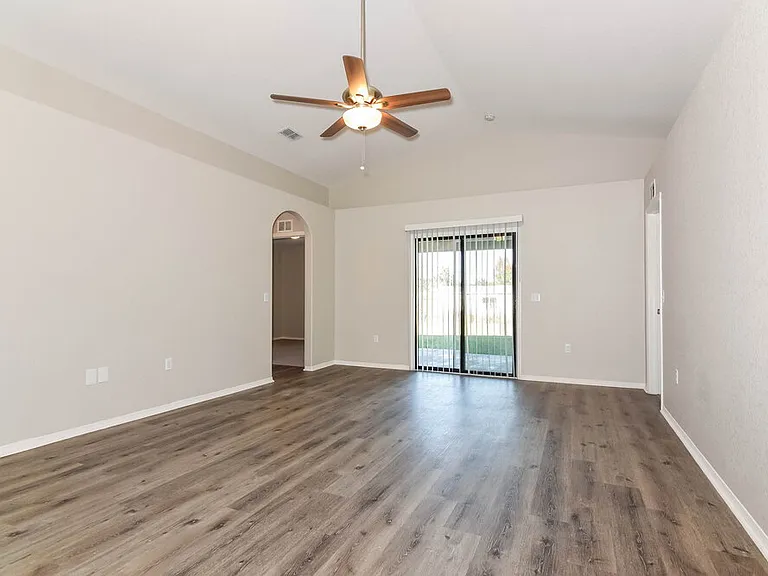 8179 Woodvine Cir — Photo 2