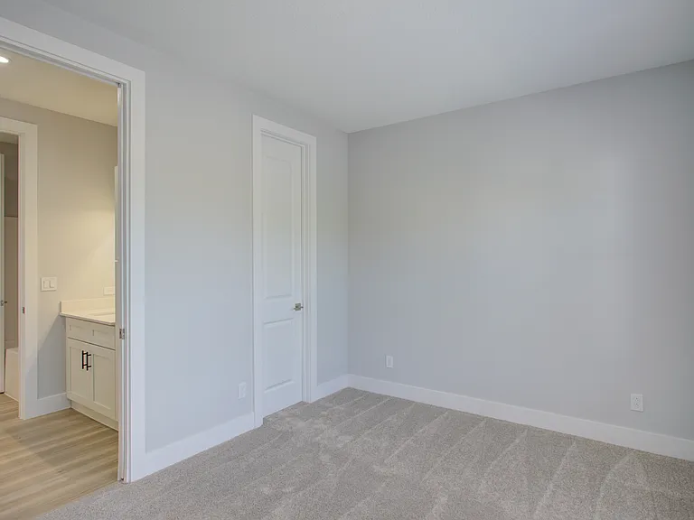 403 3rd Ave S #405 — Photo 24