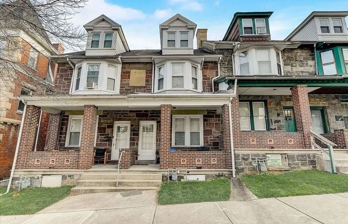 437 Montclair Ave — Photo 1