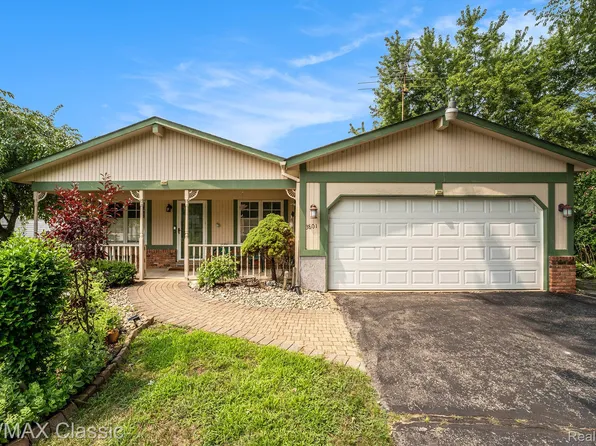 3801 Cheryl Dr, Commerce Township, MI 48382