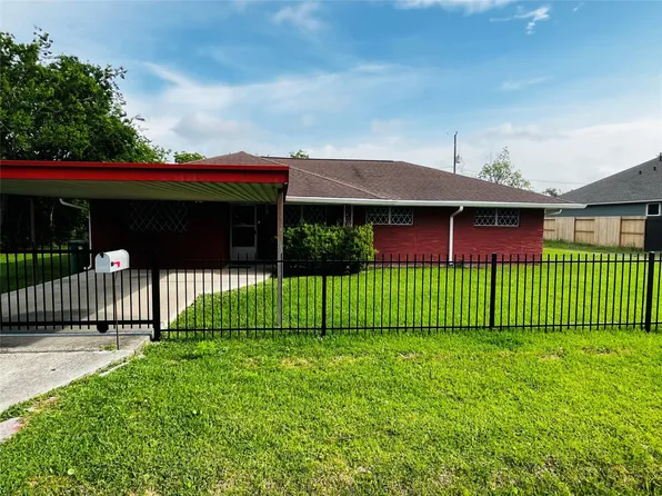 13421 Utica St, Houston, TX 77015