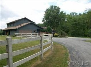 263 Hynes Rd, Poughquag, NY 12570