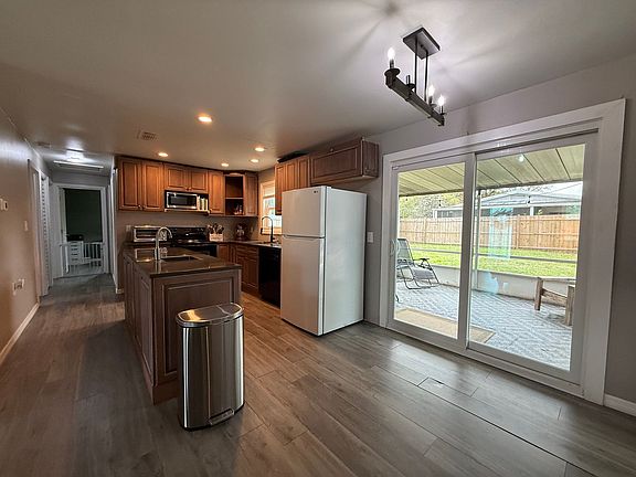 5th image of 53 Highridge Rd
