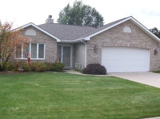 1132 Medlee Dr, Hobart, IN 46342
