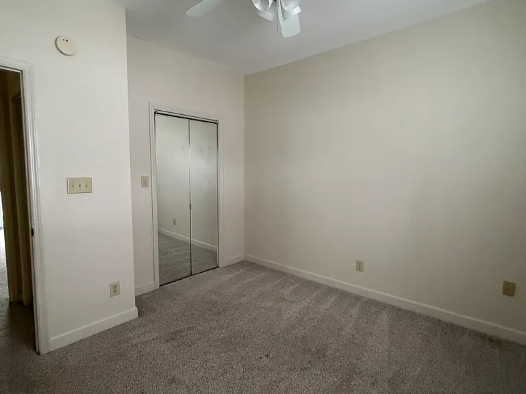 200 Willow Green Dr #B — Photo 15