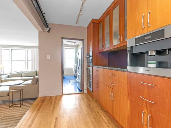 79-10 34th Avenue image 6 of 17