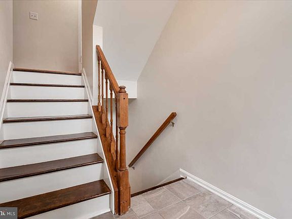 4th image of 1842 Whites Ferry Pl