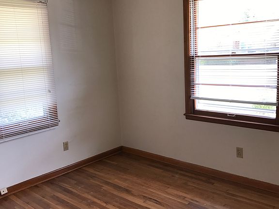 3rd image of 1225 Caddell Ln